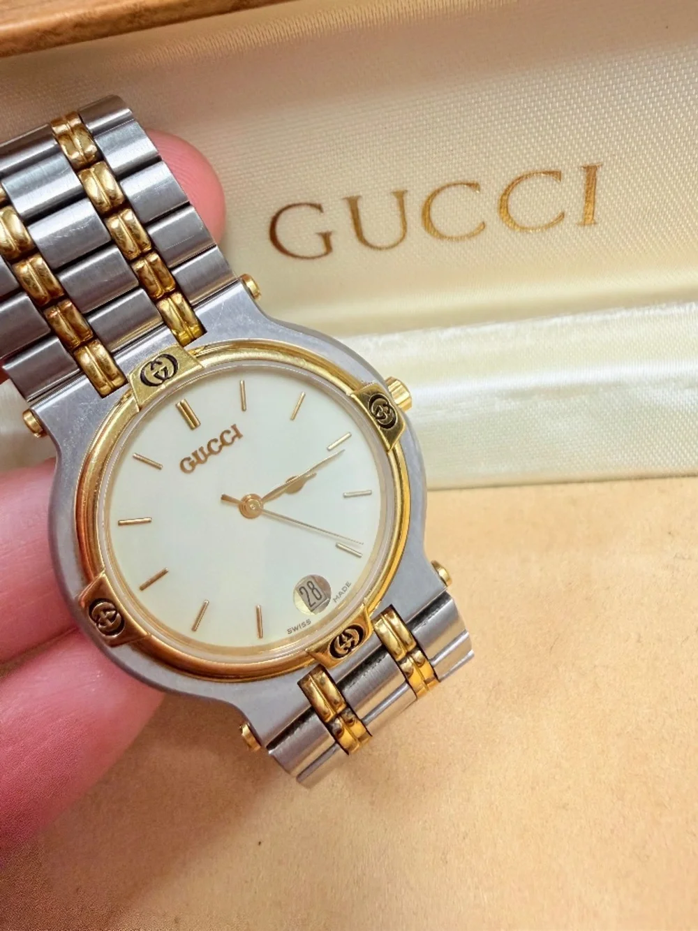 Authentic Gucci 9000M Watch